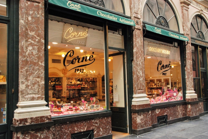 ecommerce-COMPS SUR ARTUBY-min_chocolate_chocolaterie_shop_luxury_chic_gallery_brussels_belgium-558146